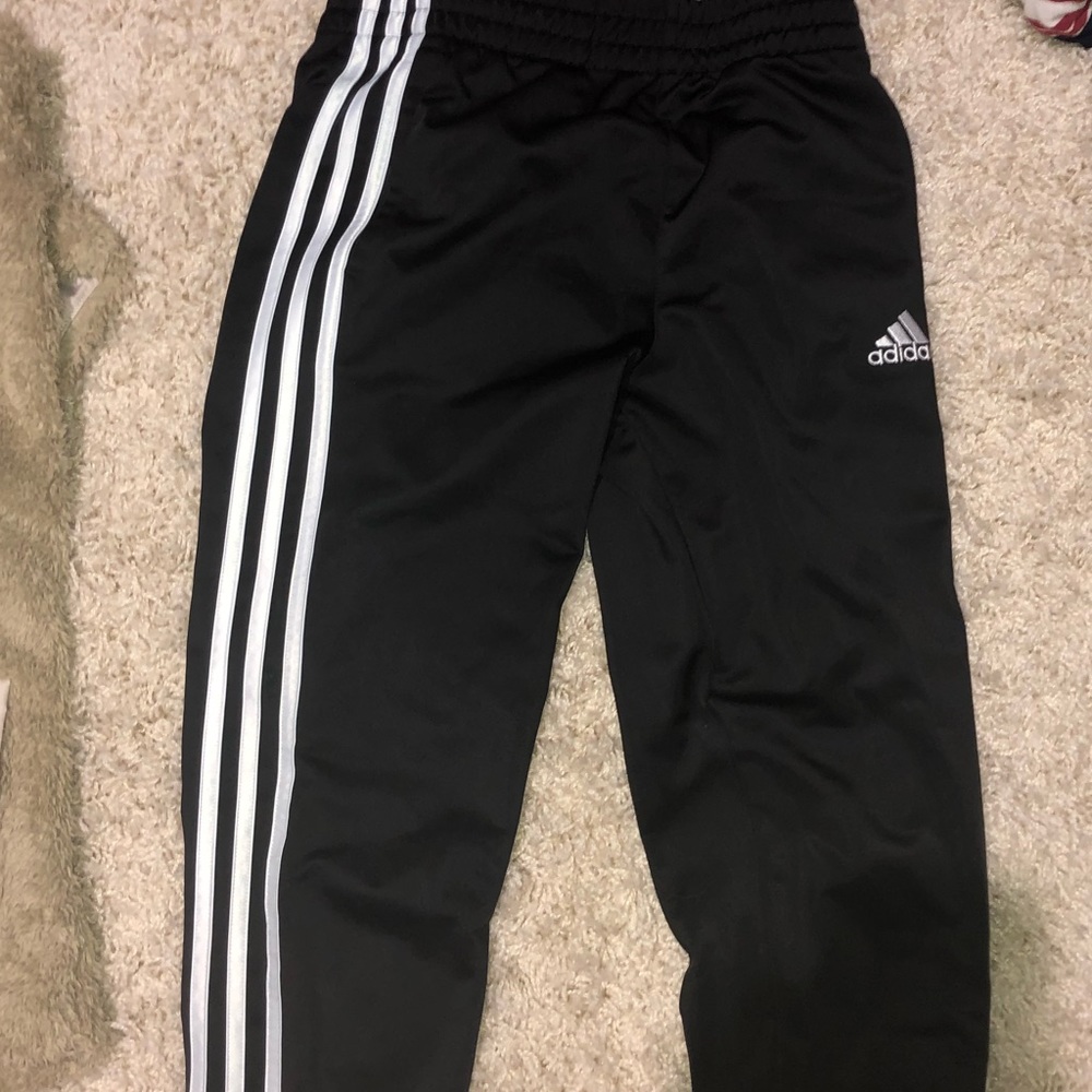 Addis’s pants